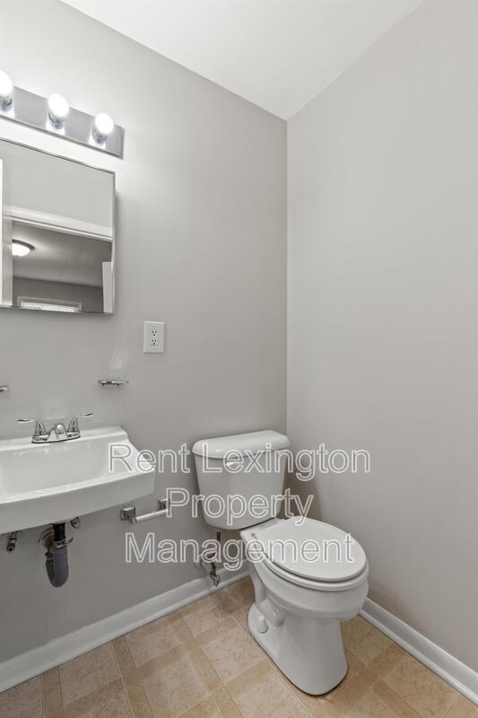 Building Photo - 3560 Lansdowne Dr