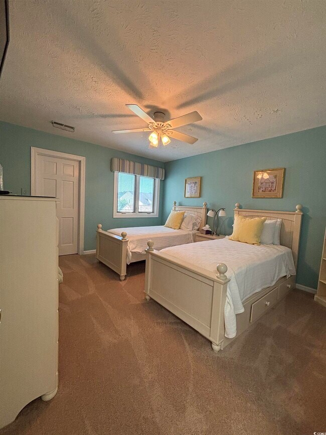 Building Photo - 4034 Fairway Lakes Dr