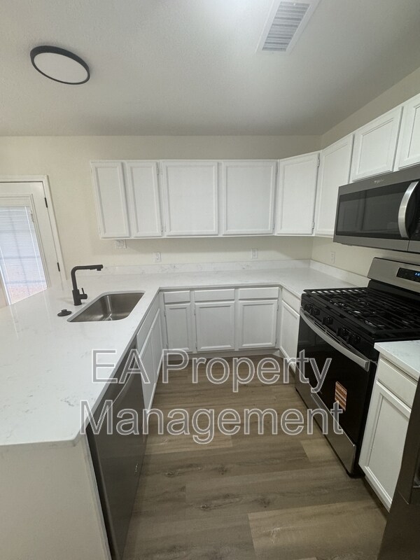 Building Photo - 4830 Aquamarine Dr NE