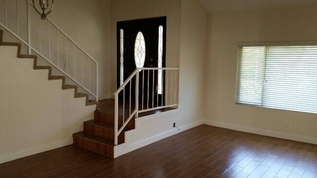 Primary Photo - 3105 Apache Cir