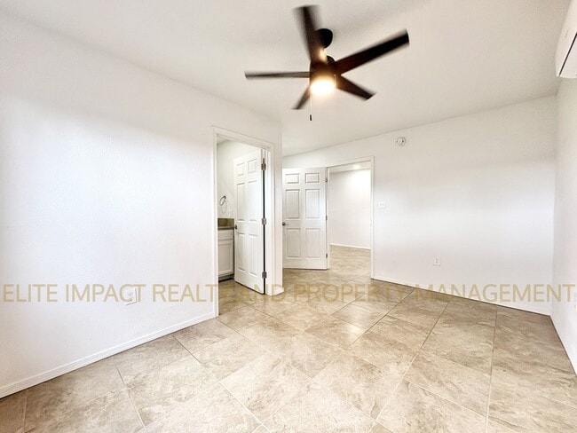 Building Photo - 4650 E Calle Aurora