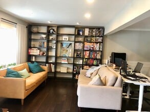 Building Photo - 15 Robin Ridge Ct