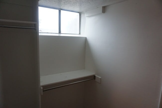 Building Photo - Bountiful 3 Bedroom 2 Bath Home