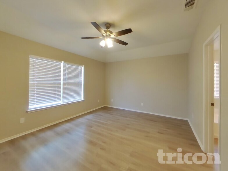 Building Photo - 1505 Nightingale Ct