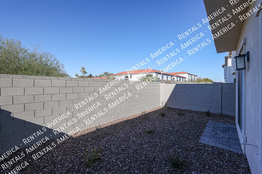 Building Photo - 17052 N 50th St