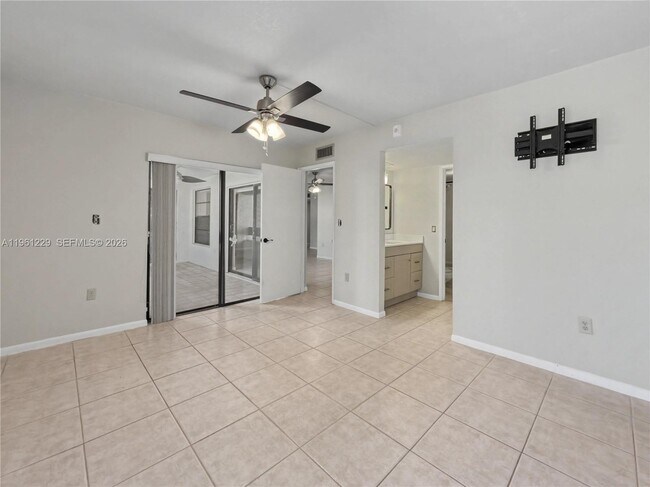 Building Photo - 9140 SW 123rd Ct