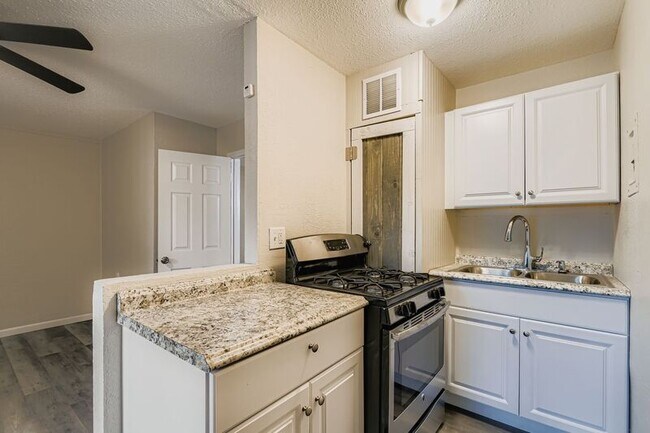 Building Photo - 1129 Valley Manor Ct