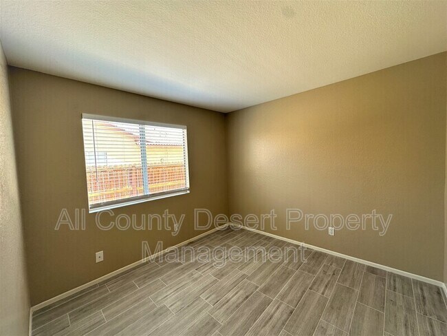 Building Photo - 15580 Avenida Ramada