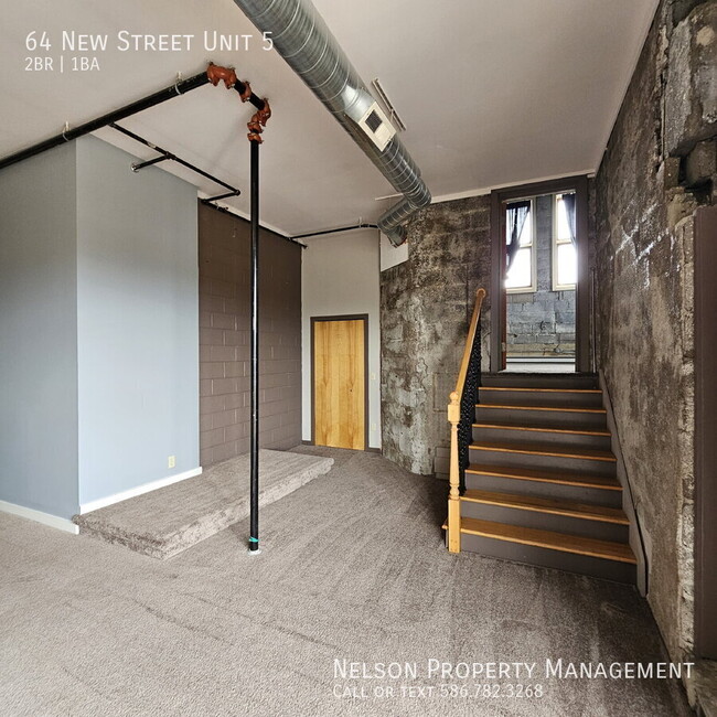 Building Photo - 64 New St