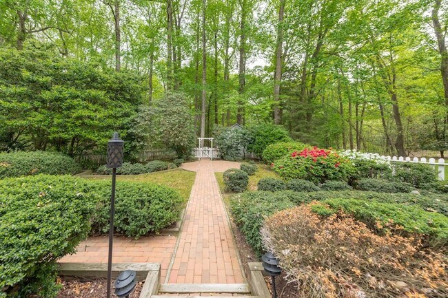 Building Photo - Luxury Kingsmill Property