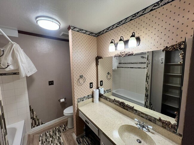 Building Photo - 2555 Clearacre Lane #25-1