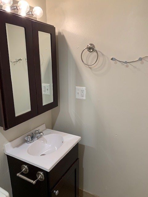 2 - Bathroom - 4028 Locust St