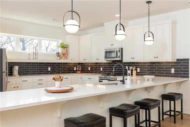 Building Photo - 207 W Lafayette St