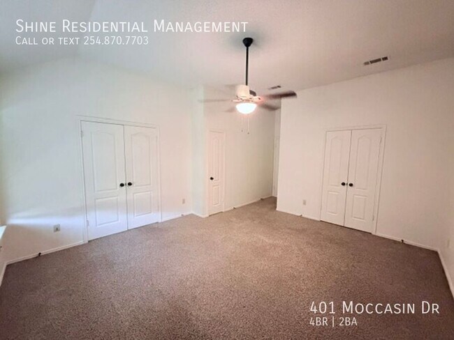 Building Photo - 401 Moccasin Dr