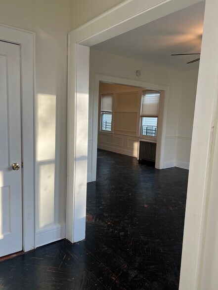 Building Photo - 174 W End Ave