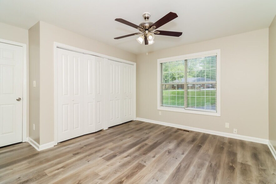 Building Photo - 2840 Ivanhoe Ln