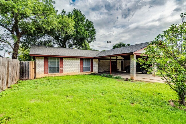 Building Photo - 1306 Glenda Dr