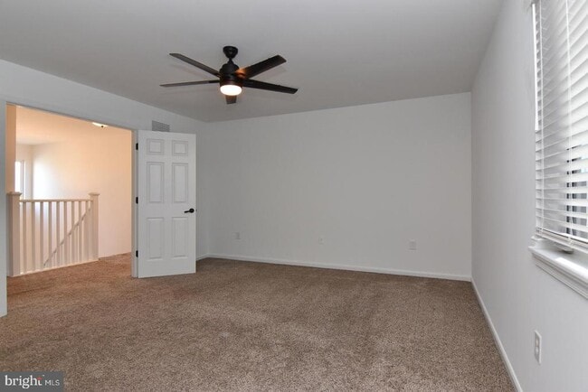 Building Photo - 117 Lakeside Dr