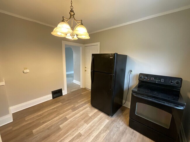 Building Photo - 19824 Pasnow Ave