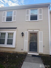Building Photo - 61 Cottonwood Ct