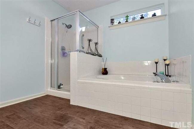 Building Photo - Ranch Home Available - Walk to Downtown Wake Forest!