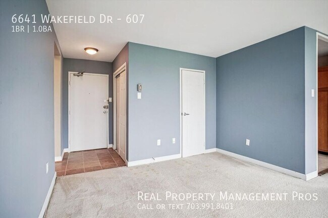 Building Photo - 6641 Wakefield Dr