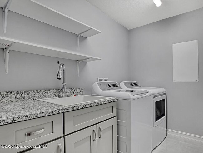 Building Photo - 1435 S Harbor City Blvd