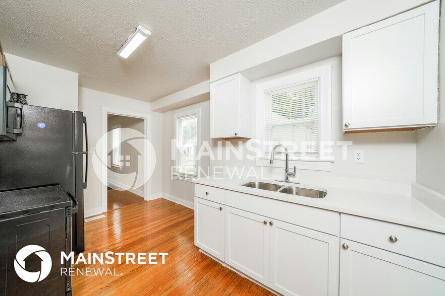Building Photo - 2913 Narragansett Dr