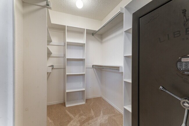 Building Photo - 119 Deer Creek Dr