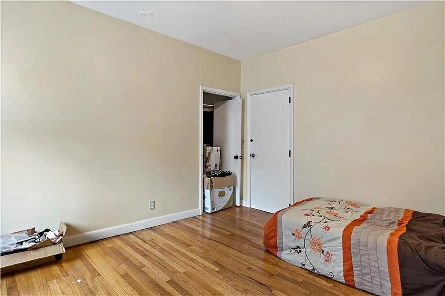 Bedroom 2 - 102 Francis Ave