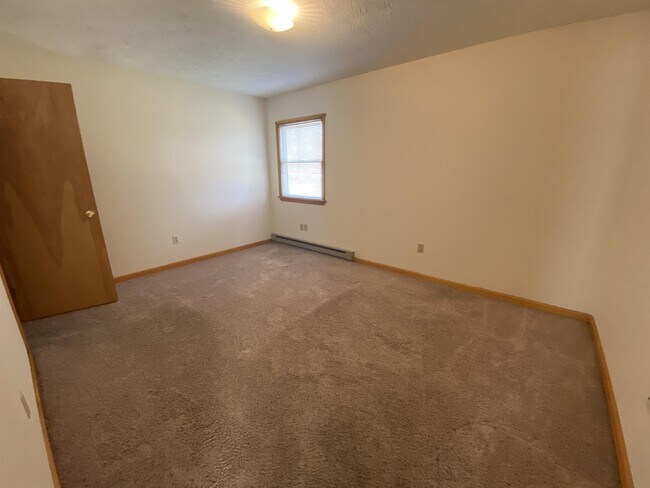 Building Photo - 408A Overlook Dr