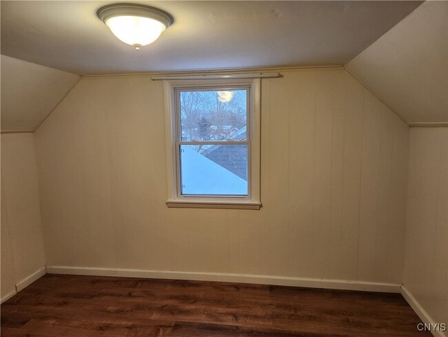 Building Photo - 437 Church St