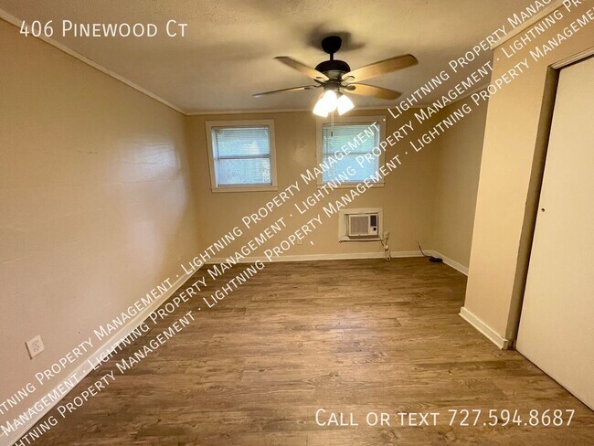 Building Photo - 406 Pinewood Ct
