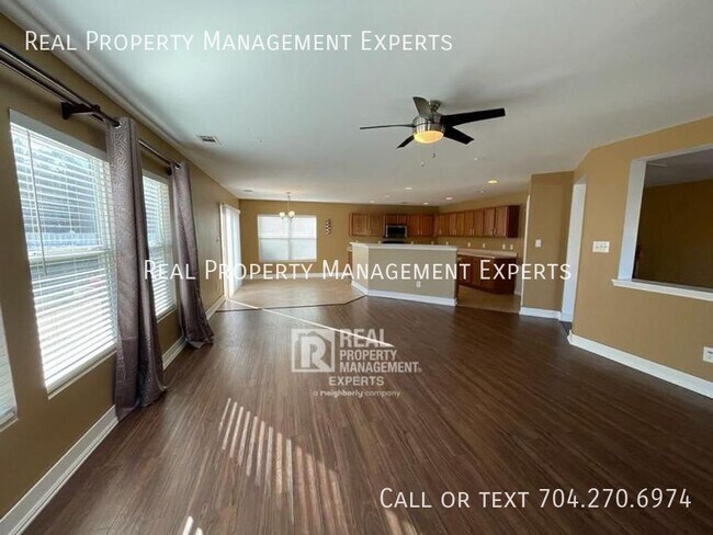 Building Photo - 15750 Normans Landing Dr