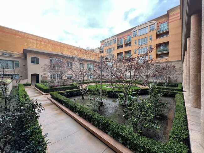 Building Photo - $3,595 - Beautiful and Spacious Downtown San Jose 2bd/2ba Condo in a Luxury Complex Next To SJSU