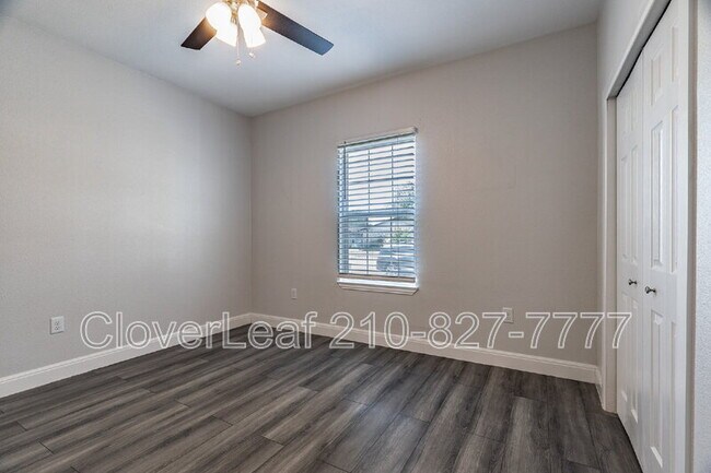 Building Photo - 5707 Midcrown Dr