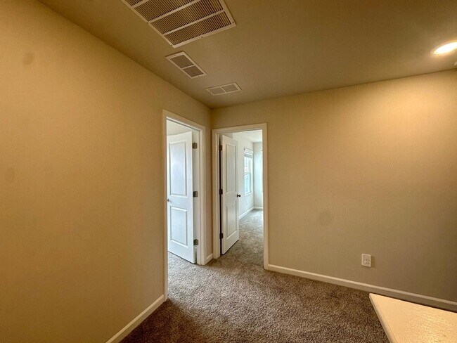 Building Photo - 4130 County Down Ave