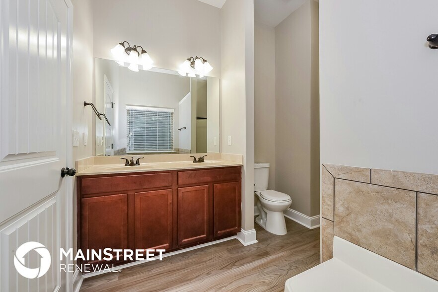 Building Photo - 4944 Longview Run