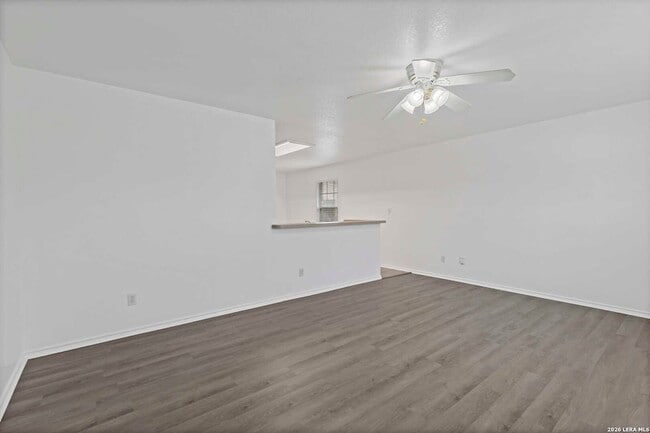 Building Photo - 3045 Pine Valley Dr