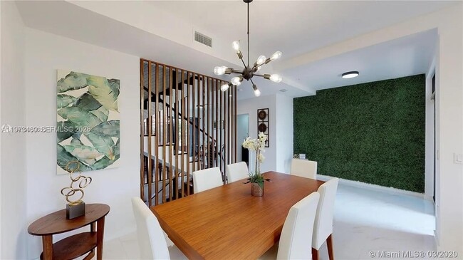 Building Photo - 1503 N 17th Ave