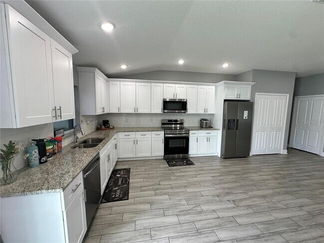 Building Photo - 943 Derbyshire Dr