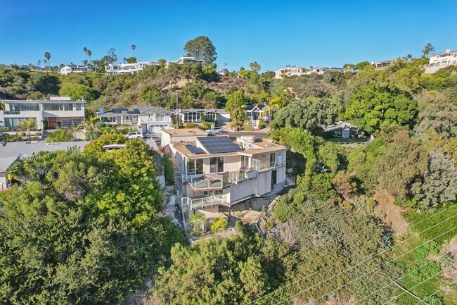 Building Photo - La Jolla Home with Ocean Views! Solar and AC