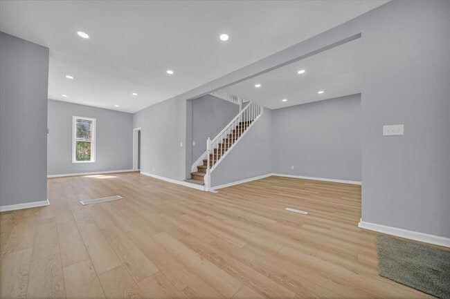 Building Photo - 408 Mt Vernon St
