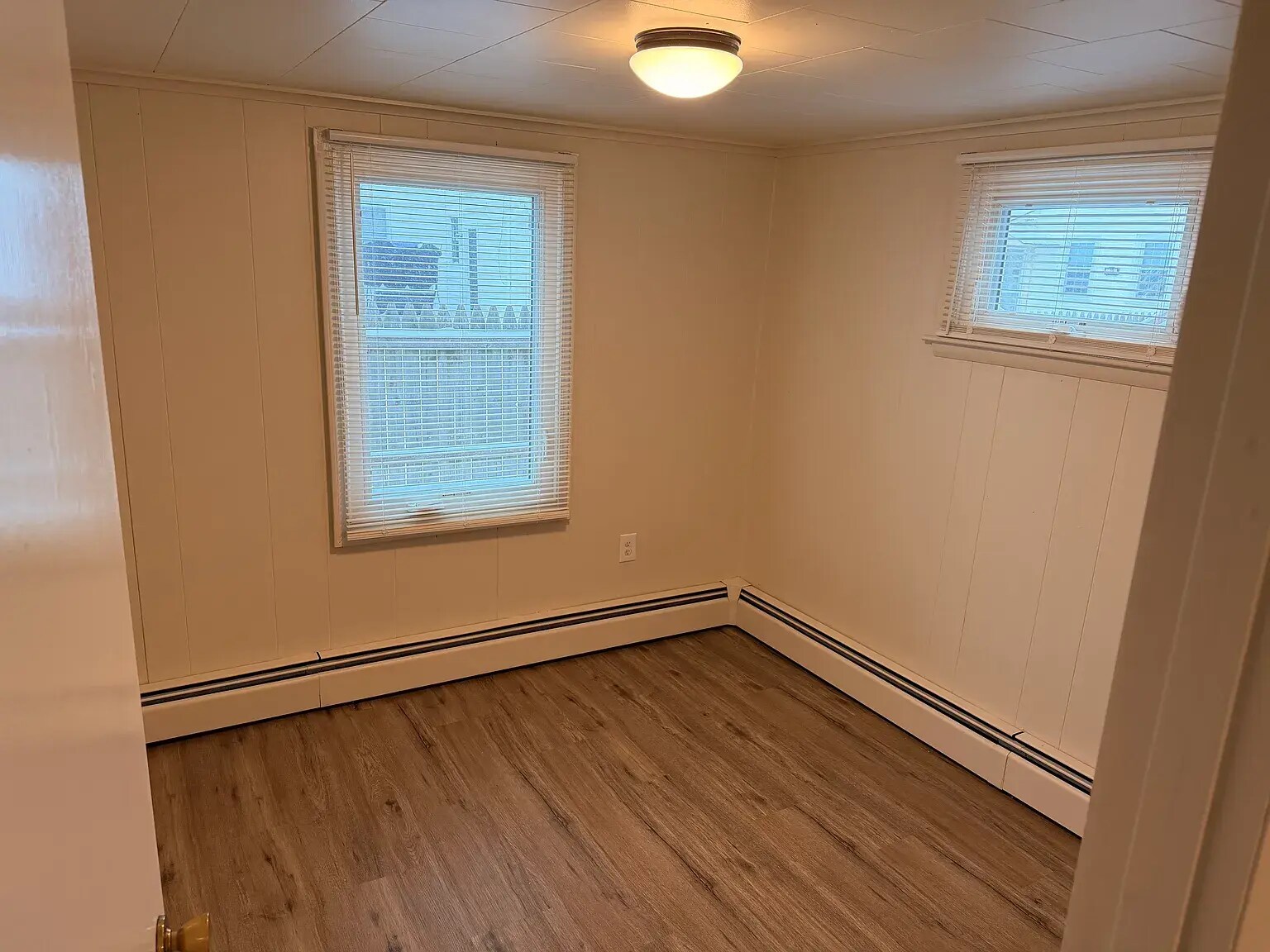 Bedroom 1 - 39 Green St