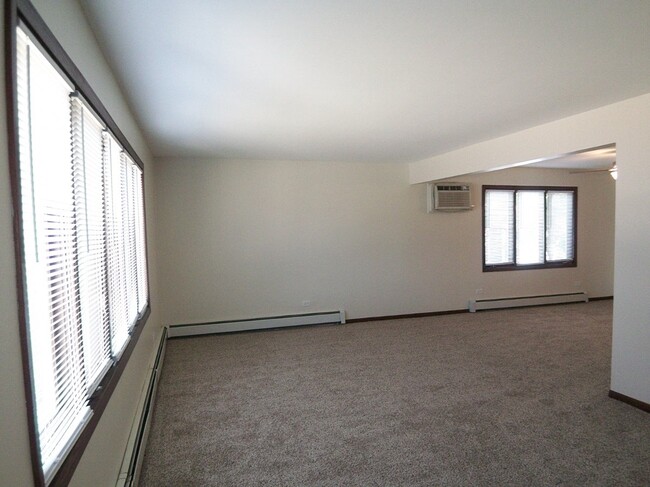 Building Photo - 4381 Woodland Ave