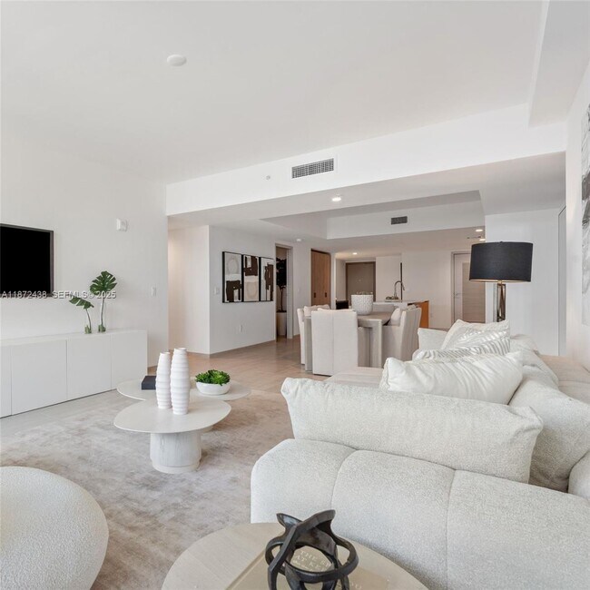 Building Photo - 10281 W Bay Harbor Dr