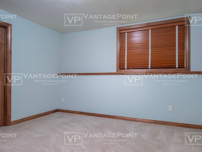 Building Photo - 5311 Shore Acres