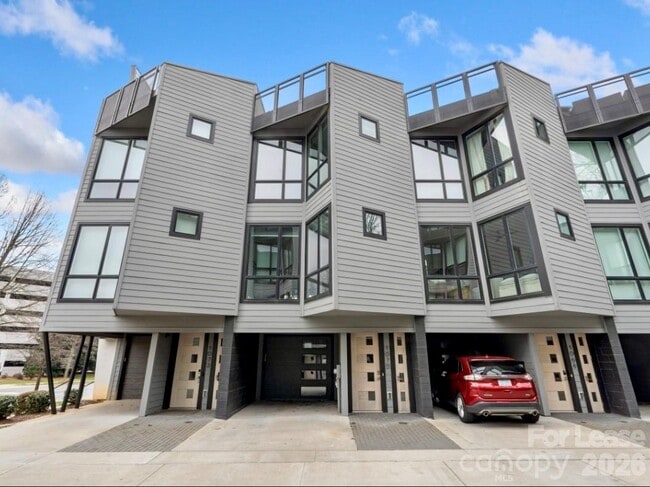 Building Photo - 1070 Kenilworth Ave