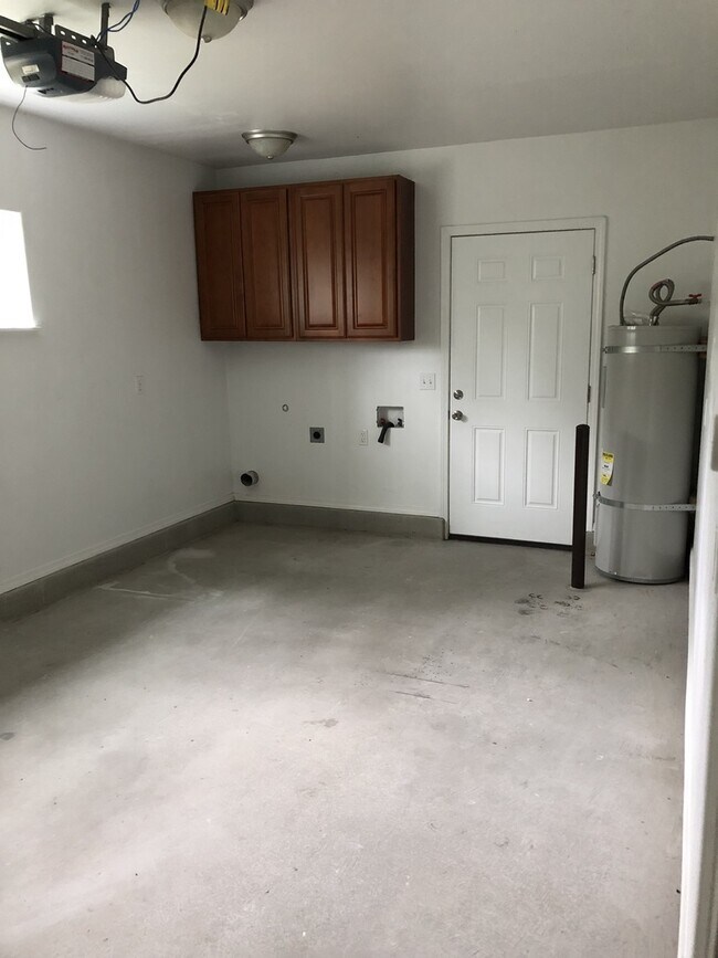 Building Photo - 247s59