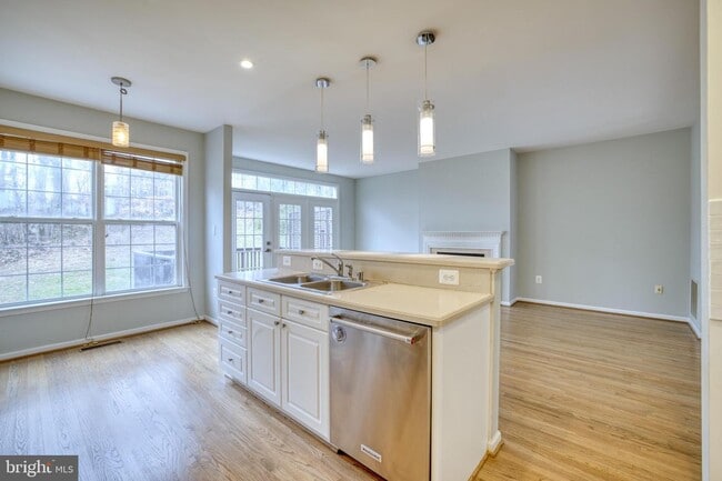 Building Photo - 5742 Governors Pond Cir